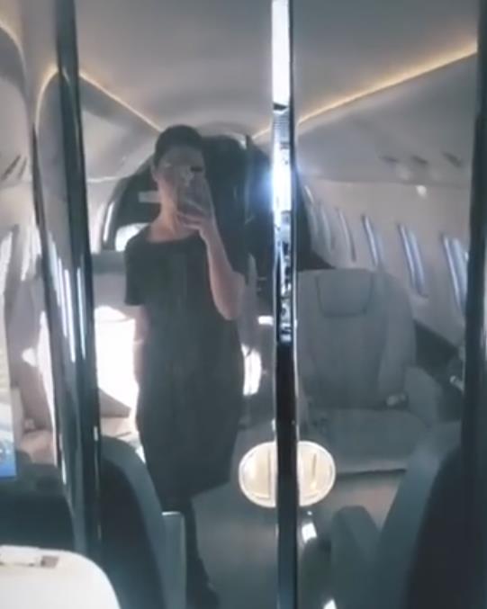 Katarina stjuardesa u privatnim avionima (3).png