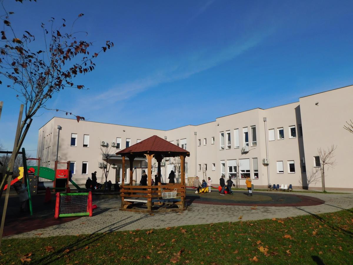 LOZNICA - Grade još jedno obdanište.JPG