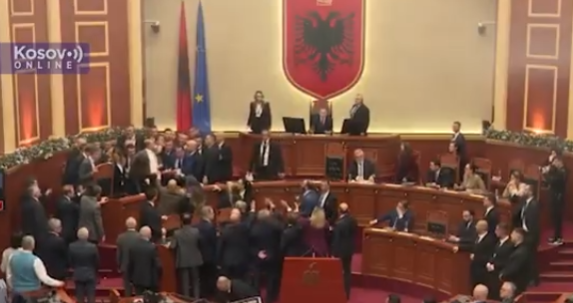 Tirana Skupština (9).png