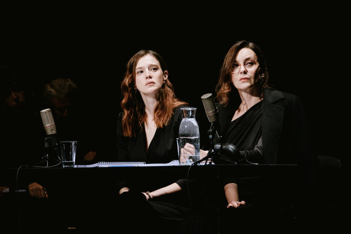 Milena Radulović i Nada Šargin u predstavi Proces Peliko_ Foto_Nata Korenovskaia.jpg