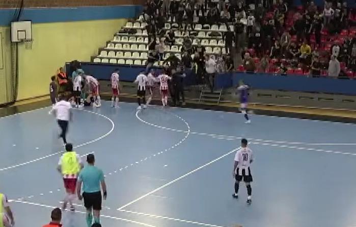Partizan - Crvena zvezda futsal derbi sukob 4.jpeg