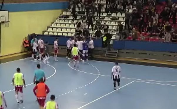 Partizan - Crvena zvezda futsal derbi sukob 5.jpeg