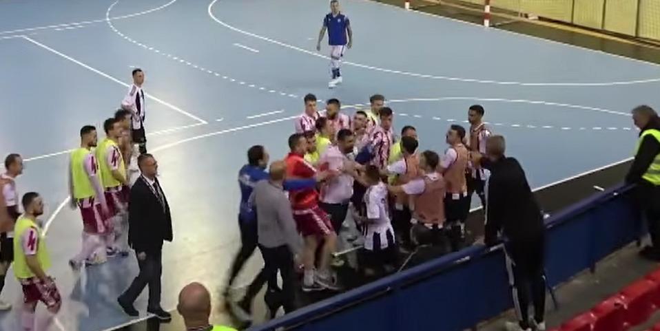 Partizan - Crvena zvezda futsal derbi sukob 8.jpeg