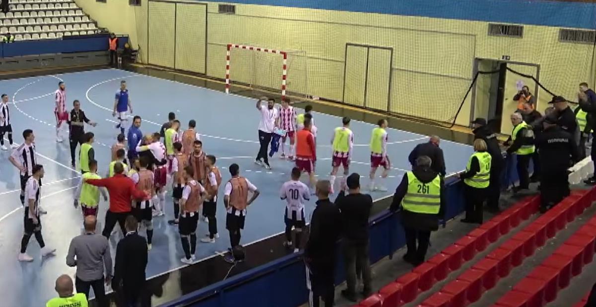 Partizan - Crvena zvezda futsal derbi sukob 9.jpeg
