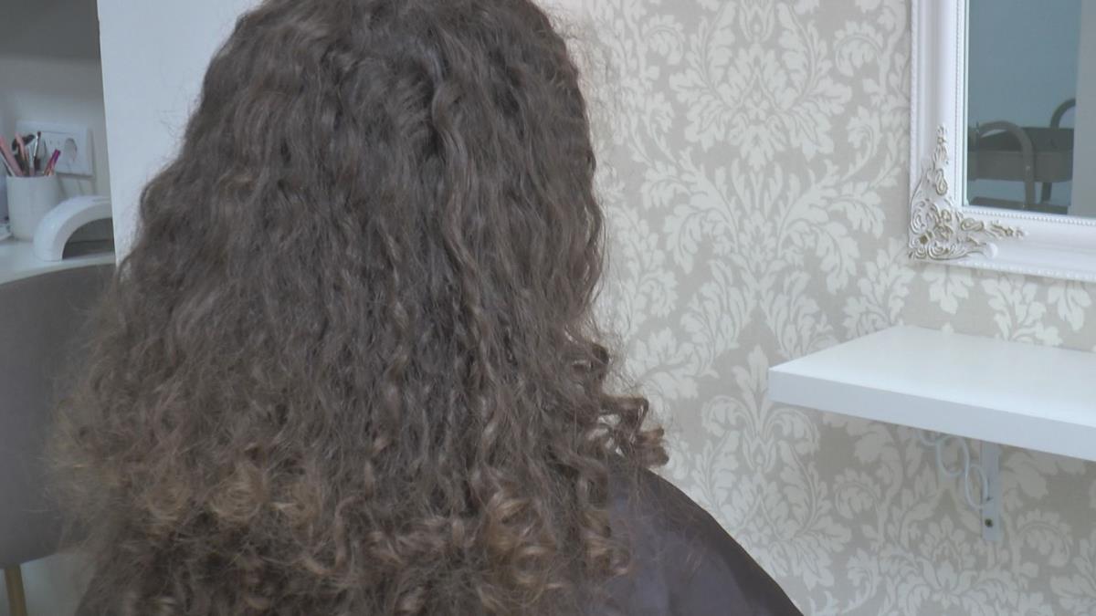 1766321285gornji-milanovac-lazar-donirao-kosu-fotorina (4).jpg