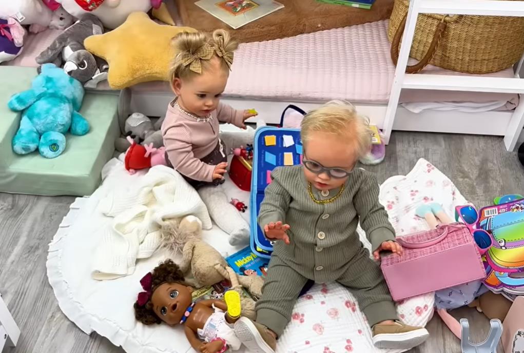 Džina Kasof - ručno izrađene lutke.jpg