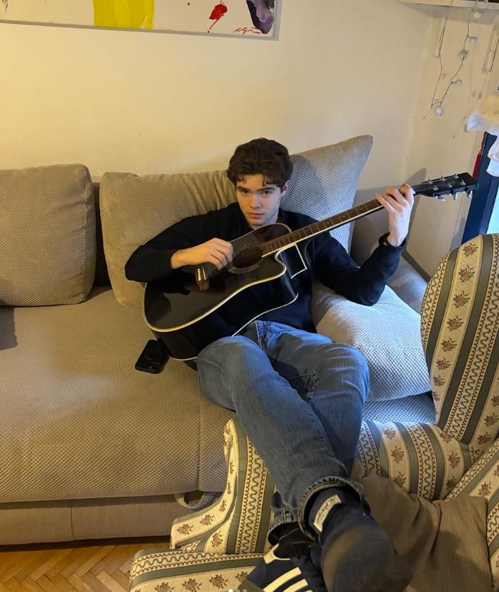 Sergej Pajić Šerbedžija, unuk Radeta Šerbedžije, napunio 18 godina (1).jpg