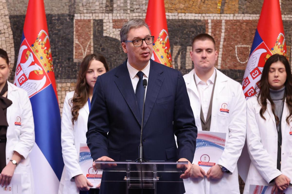 Aleksadnar Vučić (2).jpeg