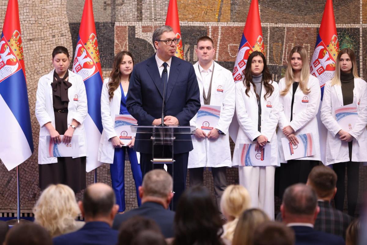 Aleksadnar Vučić (3).jpeg