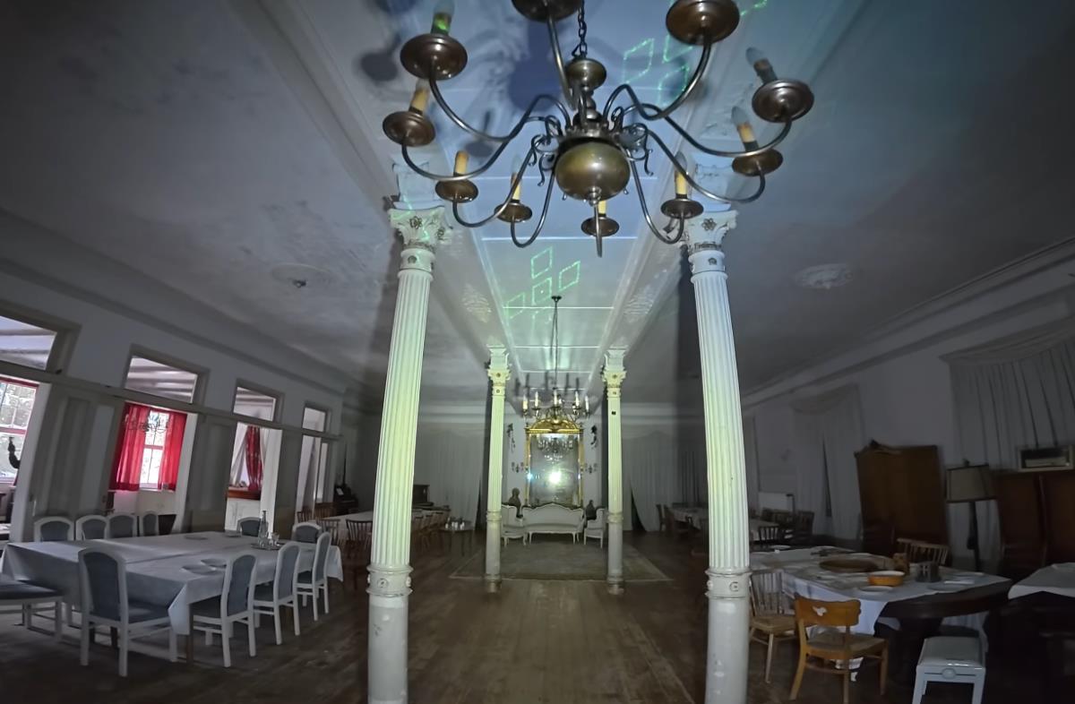 Alen Banković istražuje napušteni planinski hotel u Švarcvaldu, gde su sačuvane lične stvari i priče bivših vlasnika (2).png