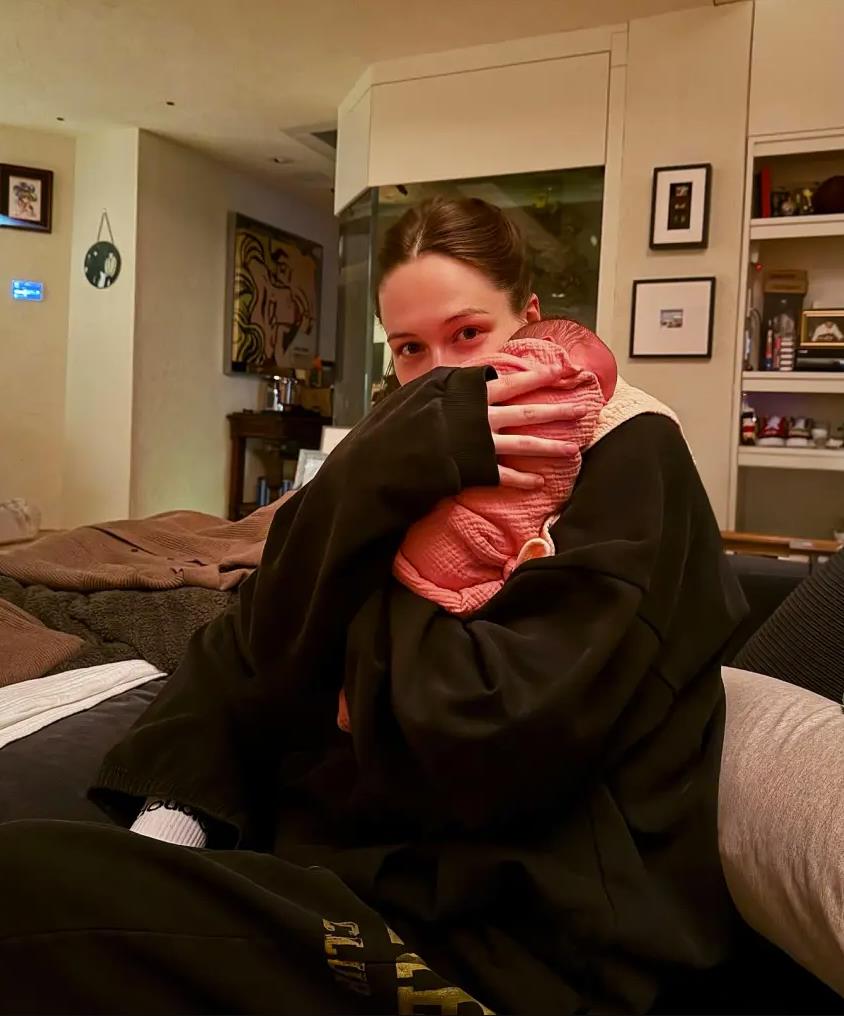 Pit Dejvidson ćerka (2).png