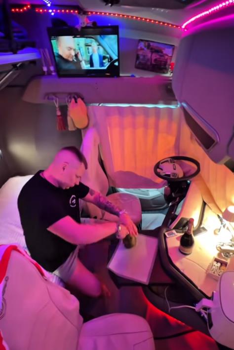 Screenshot 2025-12-23 210210.png