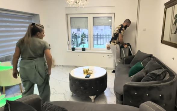 "HVATAJ SE METLE" Otkriveno kako se majka Dejana Dragojevića ponaša prema snaji: Isplivali detalji iz njihovog doma (FOTO)