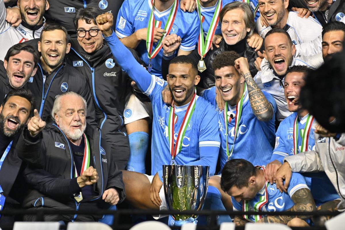 Fudbaleri Napolija slave posle osvajanja Superkupa Italije