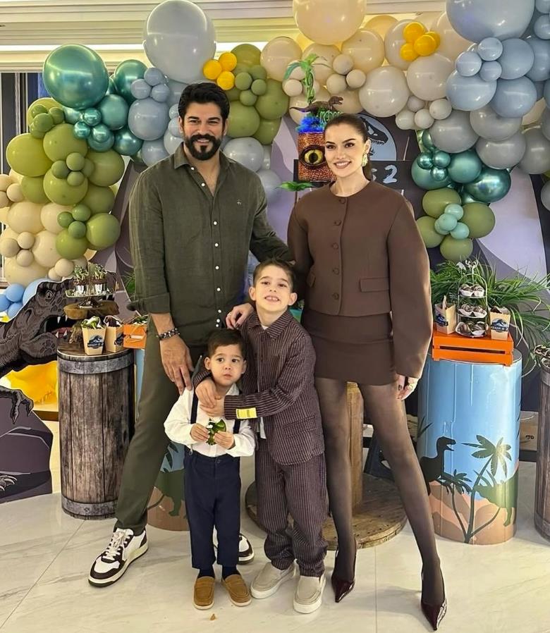 Burak Ozčivit i Fahrije Evdžen (2).png