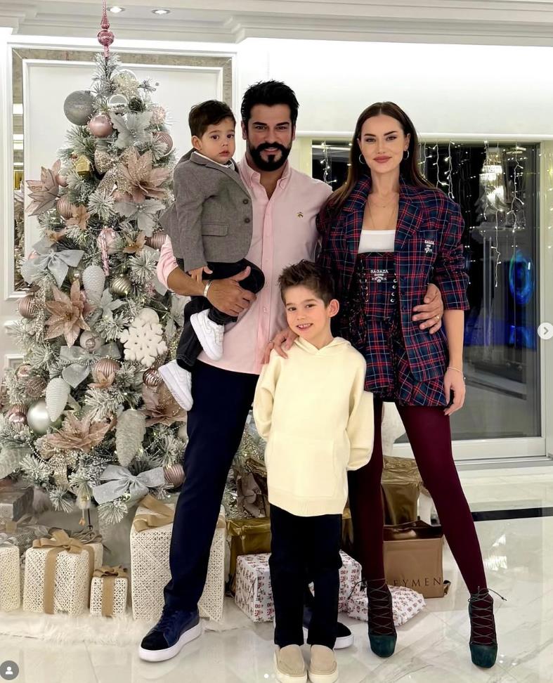 Burak Ozčivit i Fahrije Evdžen (3).png