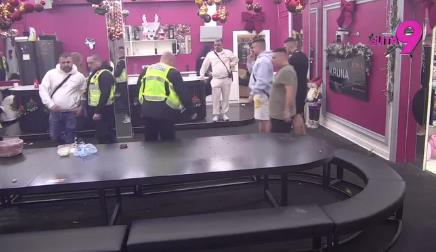 HAOS U ELITI! Asmin i Bebica u žestokom okršaju, posvađali je oko Teodore Delić: Obezbeđenje ponovo preplavilo kuću