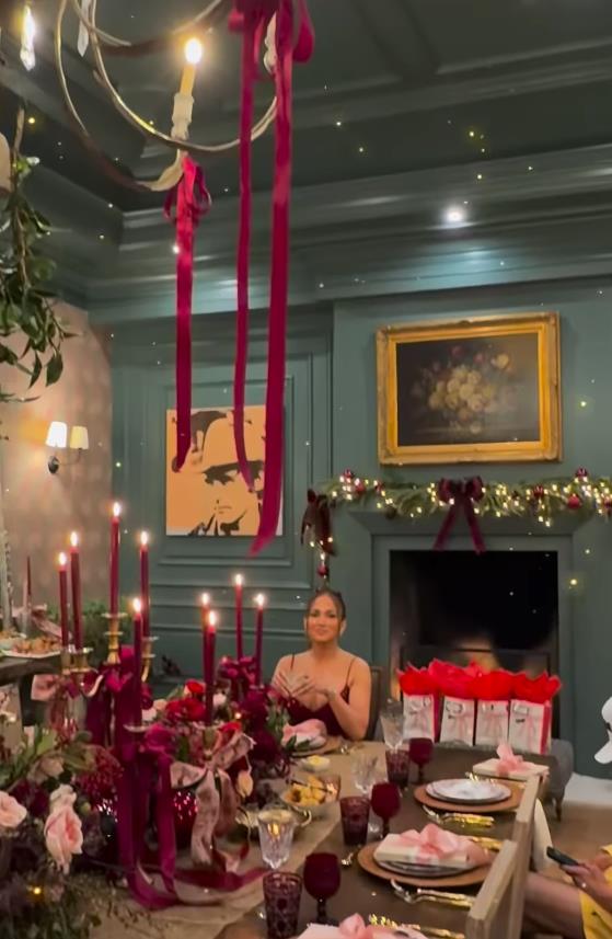 Dženifer Lopez novogodišnja dekoracija i proslava (3).png