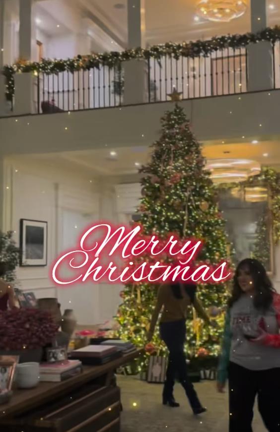 Dženifer Lopez novogodišnja dekoracija i proslava (5).png