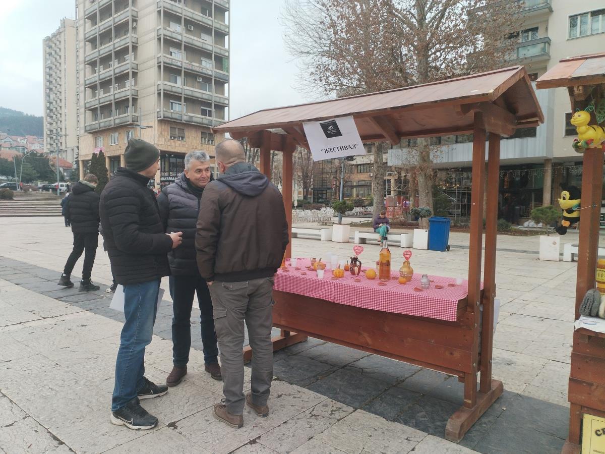 Novogodišnji užički bazar 3.jpg