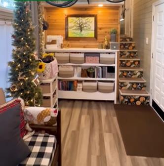 Kejti i Majkl Krebs od oronule šupe napravili kuću.jpg