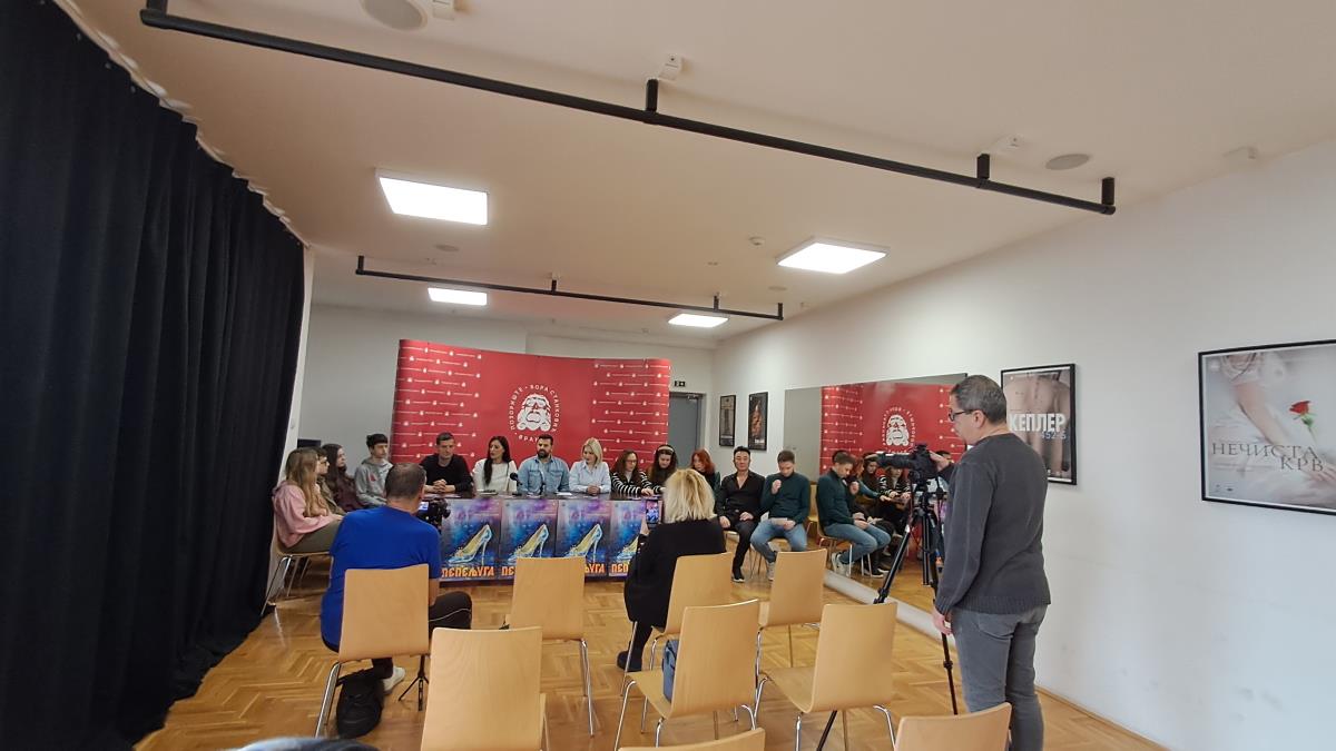 Predstava Pepeljuga - konferencija za medije