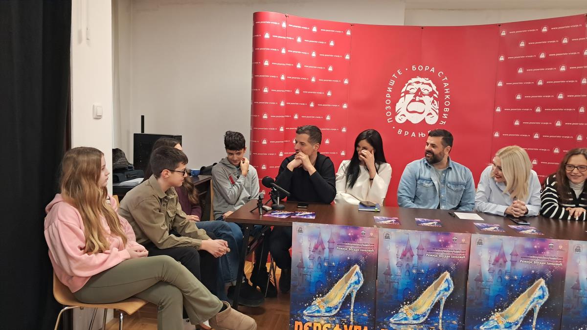 Predstava Pepeljuga - konferencija za medije