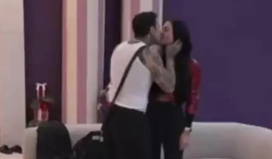 TAKI BESAN NA ĆERKU, NEĆE VIŠE DA ČUJE ZA NJU! Nakon što je Maja bila intimna sa Filipom Đukićem, otac joj lupio sankcije: Ljut sam, ona me ne zanima