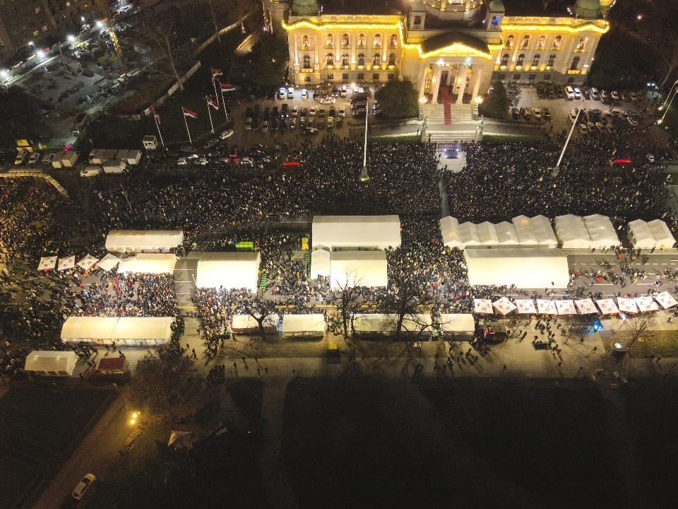 Uklanjanje šatora Ćacilend