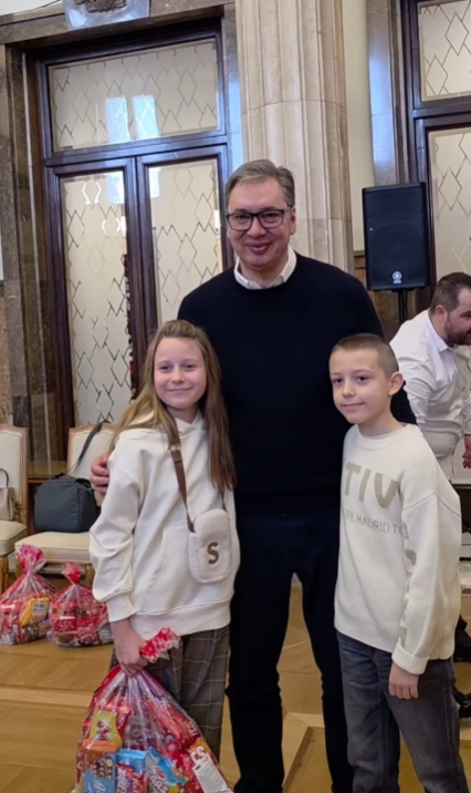 Aleksandar Vučić (3).png