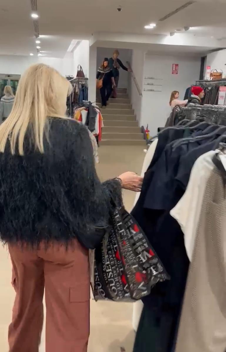 Paparaco Goca Lazarević kupuje na sniženju