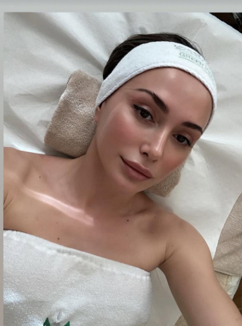 Emina Jahović golišava samo u peškiricu