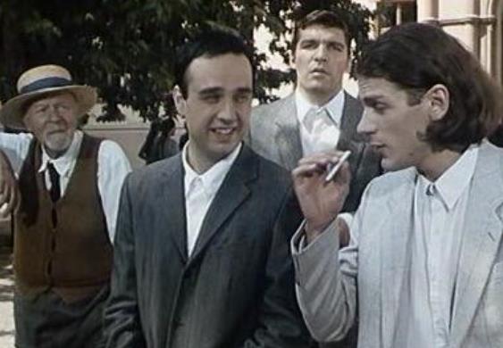 Mića Tomić u filmu Lajanje na zvezde