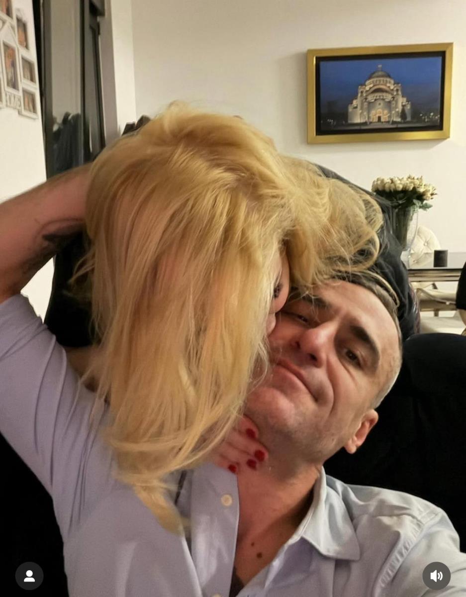 ALEKSANDAR POŽGAJ POKAZAO NOVU DEVOJKU! Posle razvoda našao novu ljubav: Vatrena plavuša ga ljubi, a on se topi