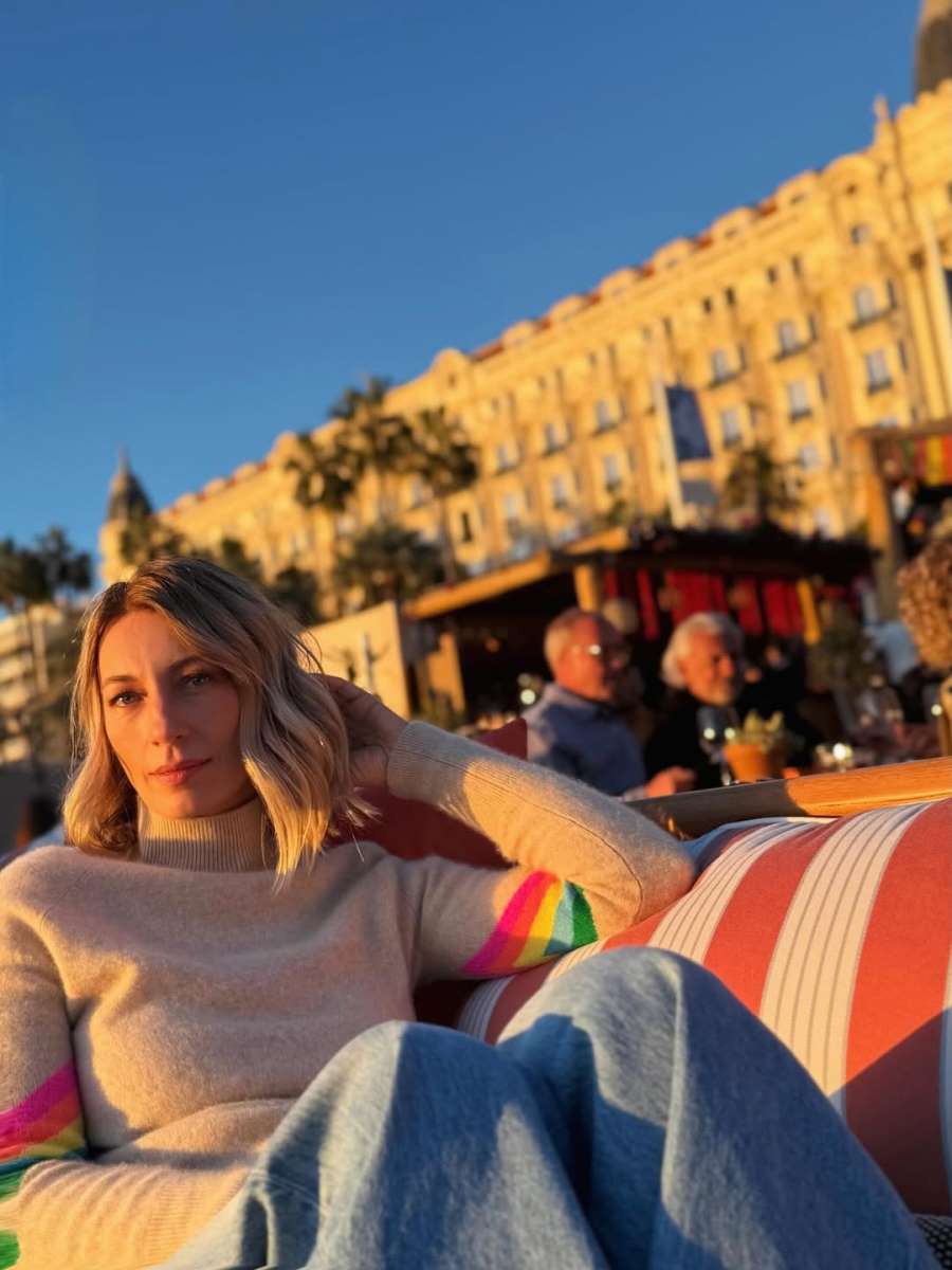 Sunce, kiseli kupus s kobasicom na bozicnom marketu, pastis i prednovogodisnja euforija 🎄✨(5).jpg