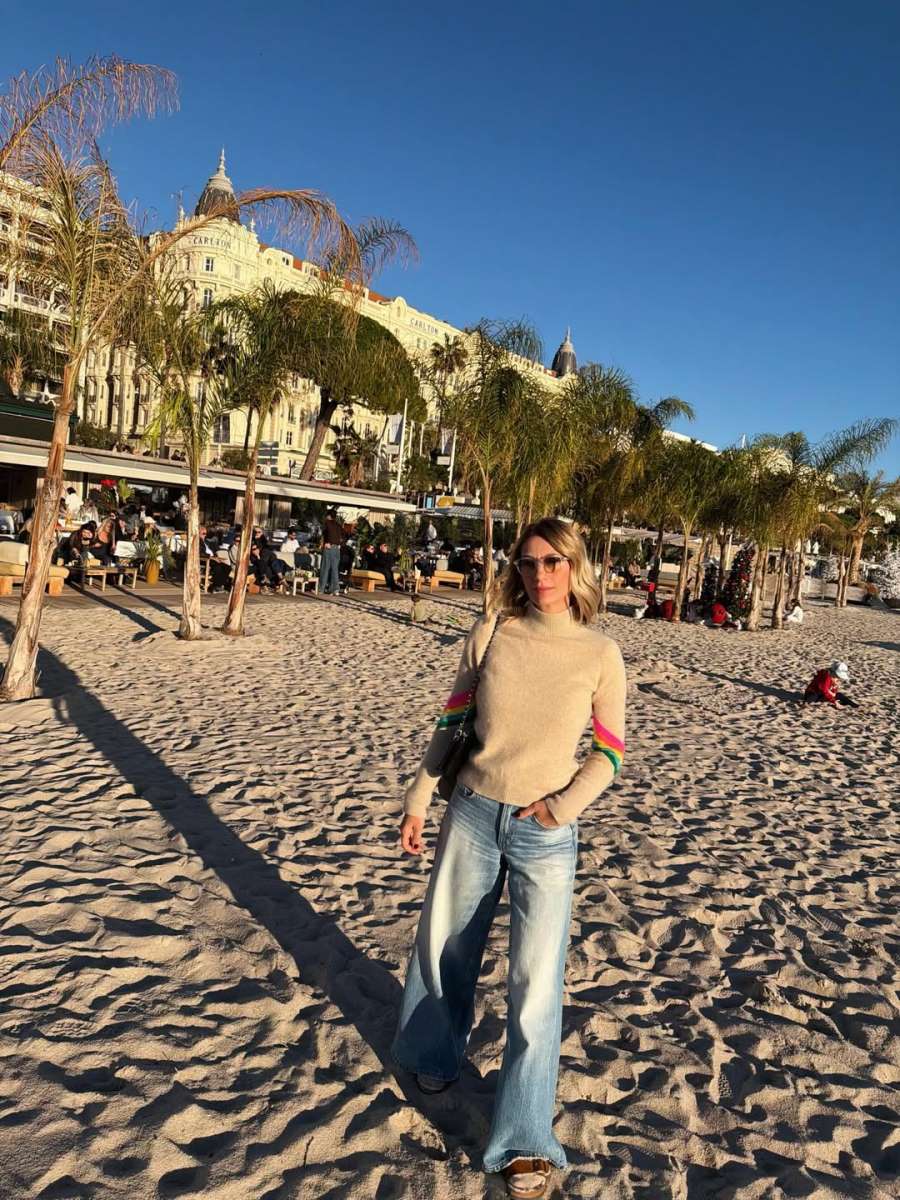 Sunce, kiseli kupus s kobasicom na bozicnom marketu, pastis i prednovogodisnja euforija 🎄✨(3).jpg