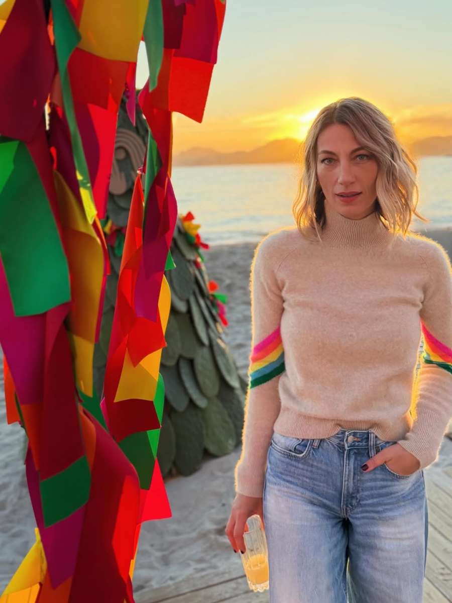 Sunce, kiseli kupus s kobasicom na bozicnom marketu, pastis i prednovogodisnja euforija 🎄✨(2).jpg