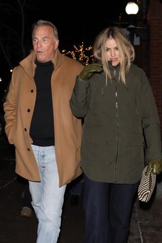 Kevin Kostner i Keli Nunan Gores u Aspenu