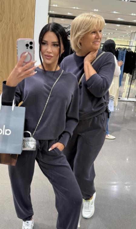 STANIJA PRESREĆNA ZBOG MAME Podelila fotografije sa Slavicom iz Amerike, pa otkrila zašto tamo nema prijatelje: Stalno imam taj osećaj...