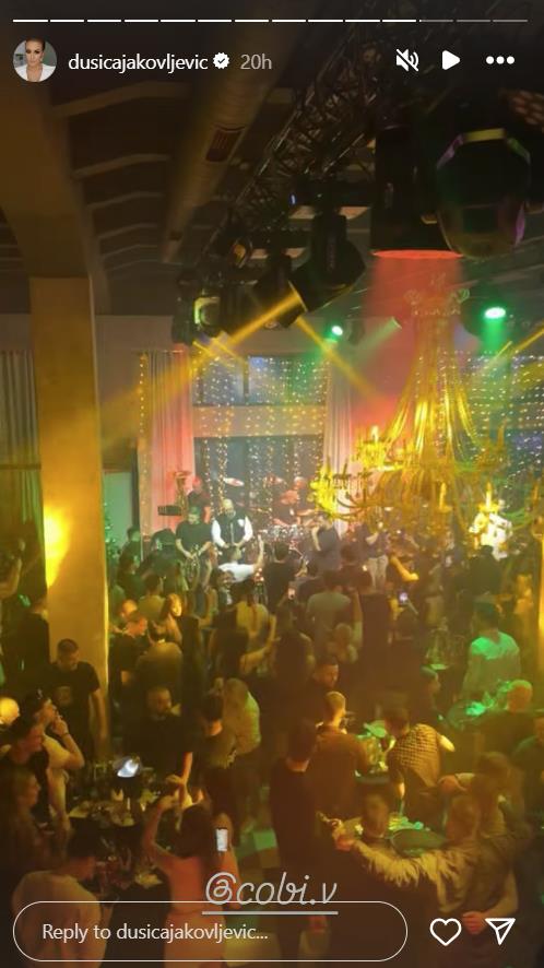 "OVIM LJUDIMA DUGUJEM..." Dušica Jakovljević podelila sliku sa Željkom i Milicom Mitrović, javno otkrila šta su uradili za nju - Zahvalna im do neba! (FOTO)