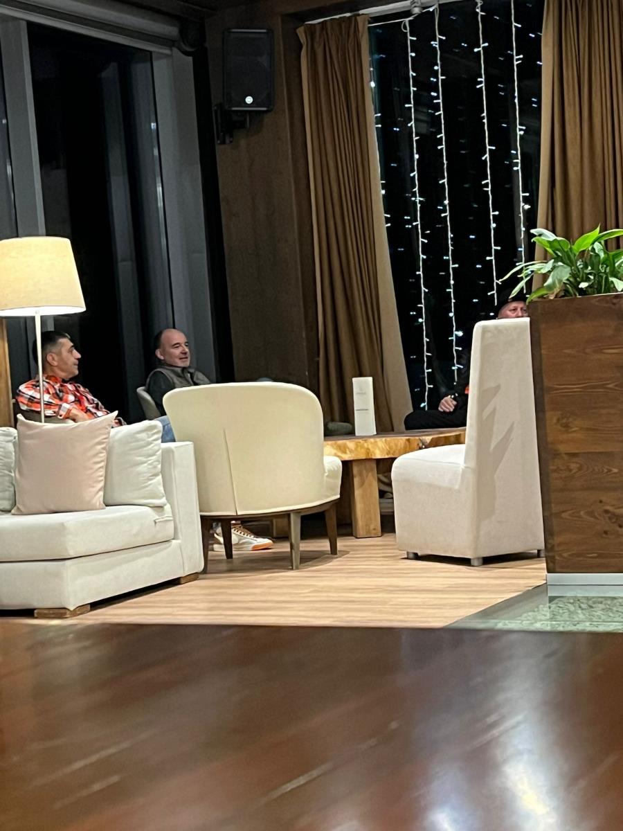 KURIR PAPARACO! Žika i Jelena iz Zane zaljubljeni ko prvog dana, evo s kojim popularnim likovima smo ih sreli u Budvi (FOTO)