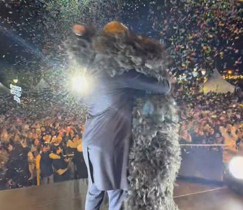 Nataša Bekvalac poljubila u ponoć Draška