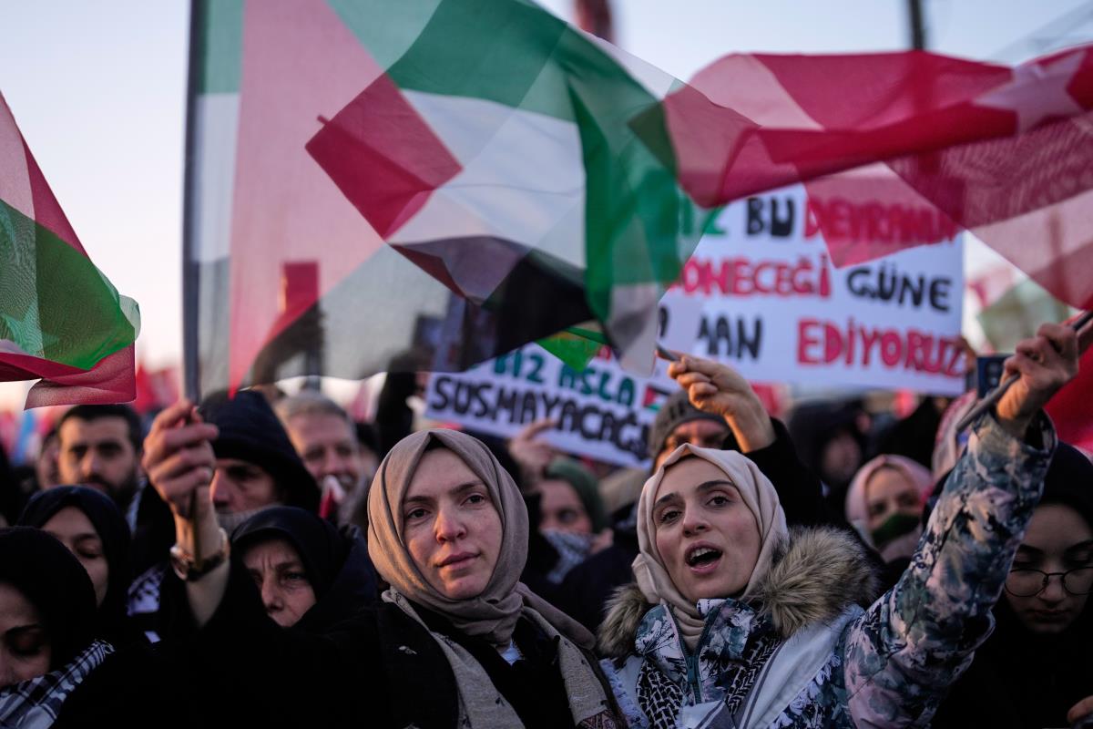 x02 AP Khalil Hamra.jpg