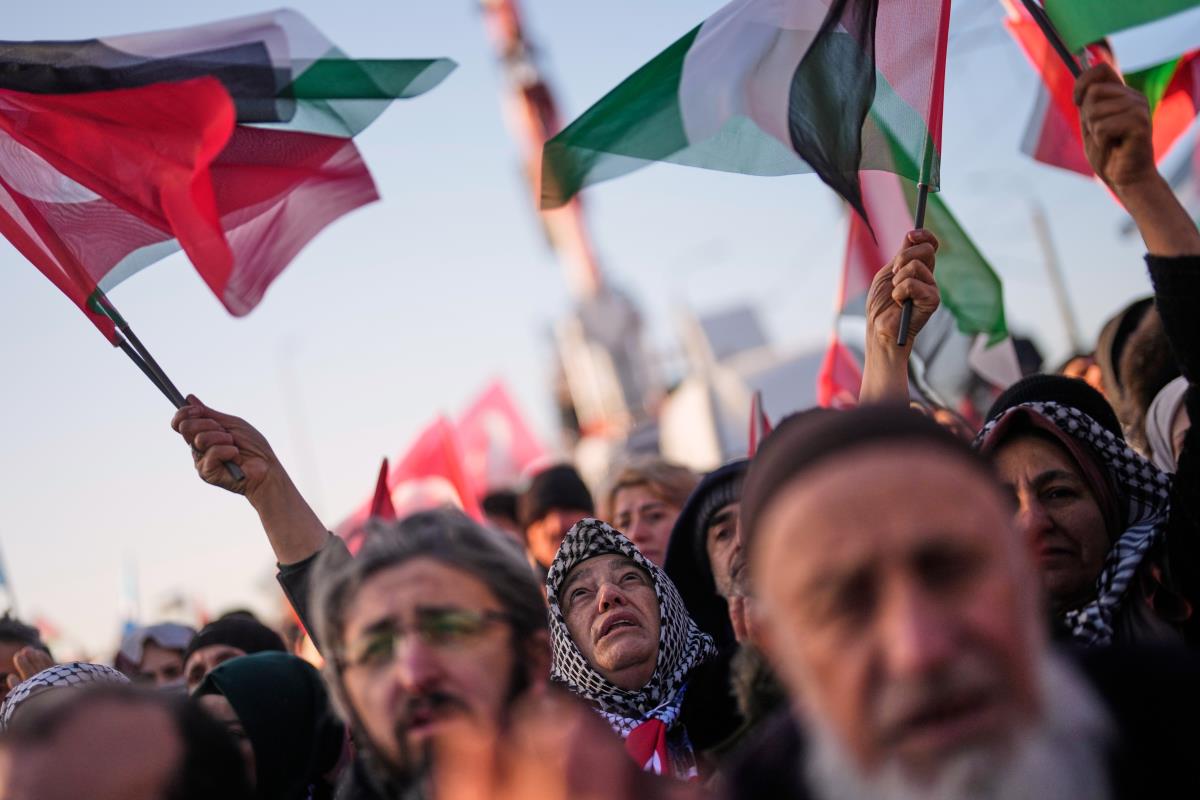 x04 AP Khalil Hamra.jpg