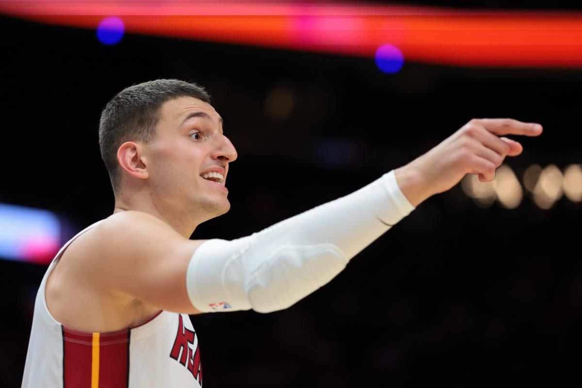 Nikola Jović u dresu Majamija