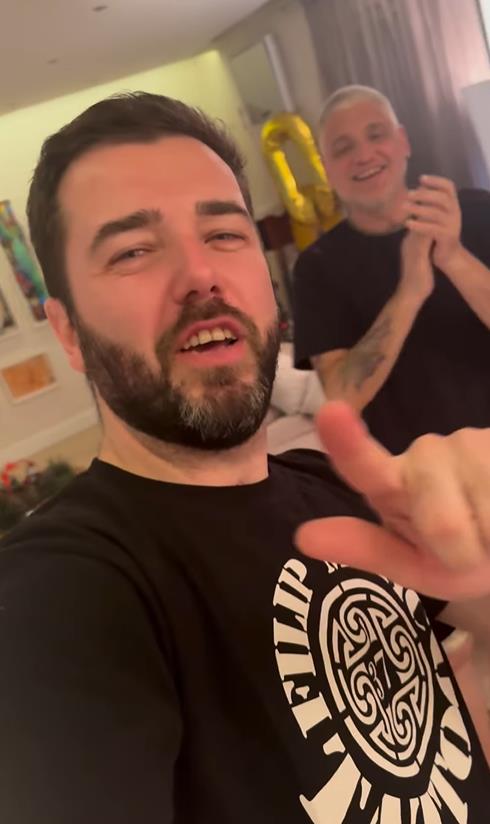 Ana Bekuta kod Čede Jovanovića i Aleksandra Kosa u stanu