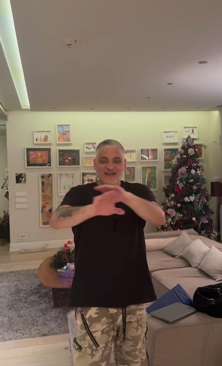 Ana Bekuta kod Čede Jovanovića i Aleksandra Kosa u stanu