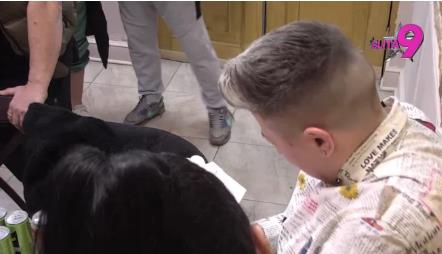 Jovana Tomić Matora plače dok čita čestitke porodice