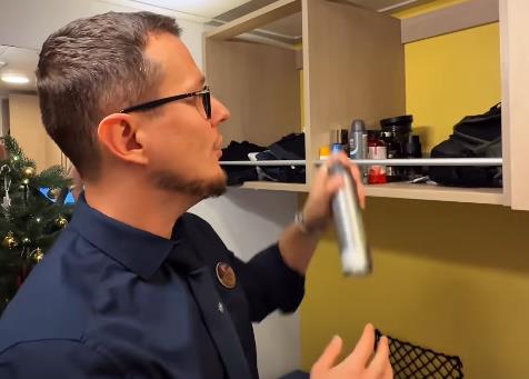 Stefan Kovačić pokazao njegovu sobu na kruzeru