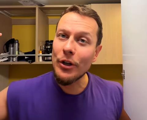 Stefan Kovačić 7 meseci živi na kruzeru